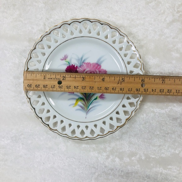 ! Vintage Decorative Plate with Flowers, Gold Edges, Hand Painted, Made in Japan - Picture 5 of 5